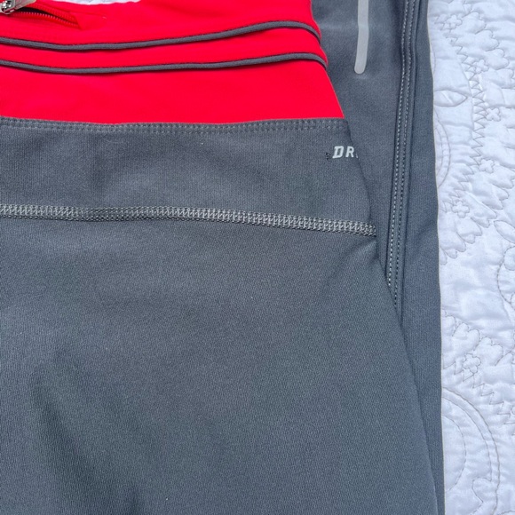 Nike workout spandex shorts - Picture 4 of 5